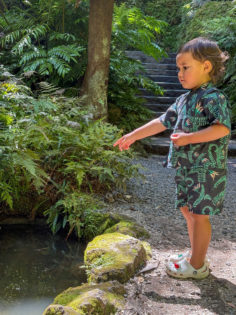 Ngutukākā  Pango Kimono Top